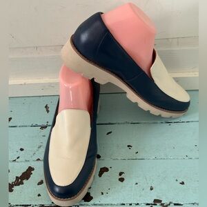 Vionic Size 10 the Kensley Loafers iNavy/Cream leather